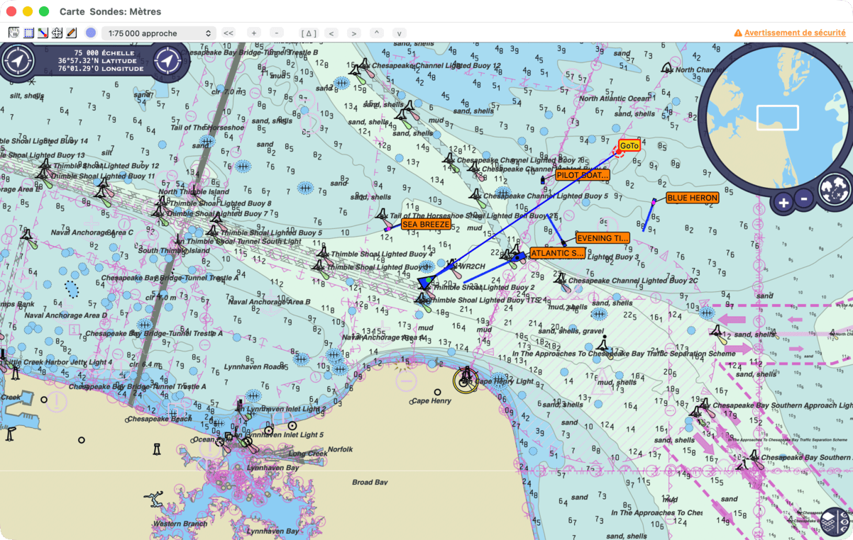 fenêtre de carte pendant un GoTo : ligne de route rouge, ligne bleue partant du bateau et cercle d'arrivée autour du waypoint